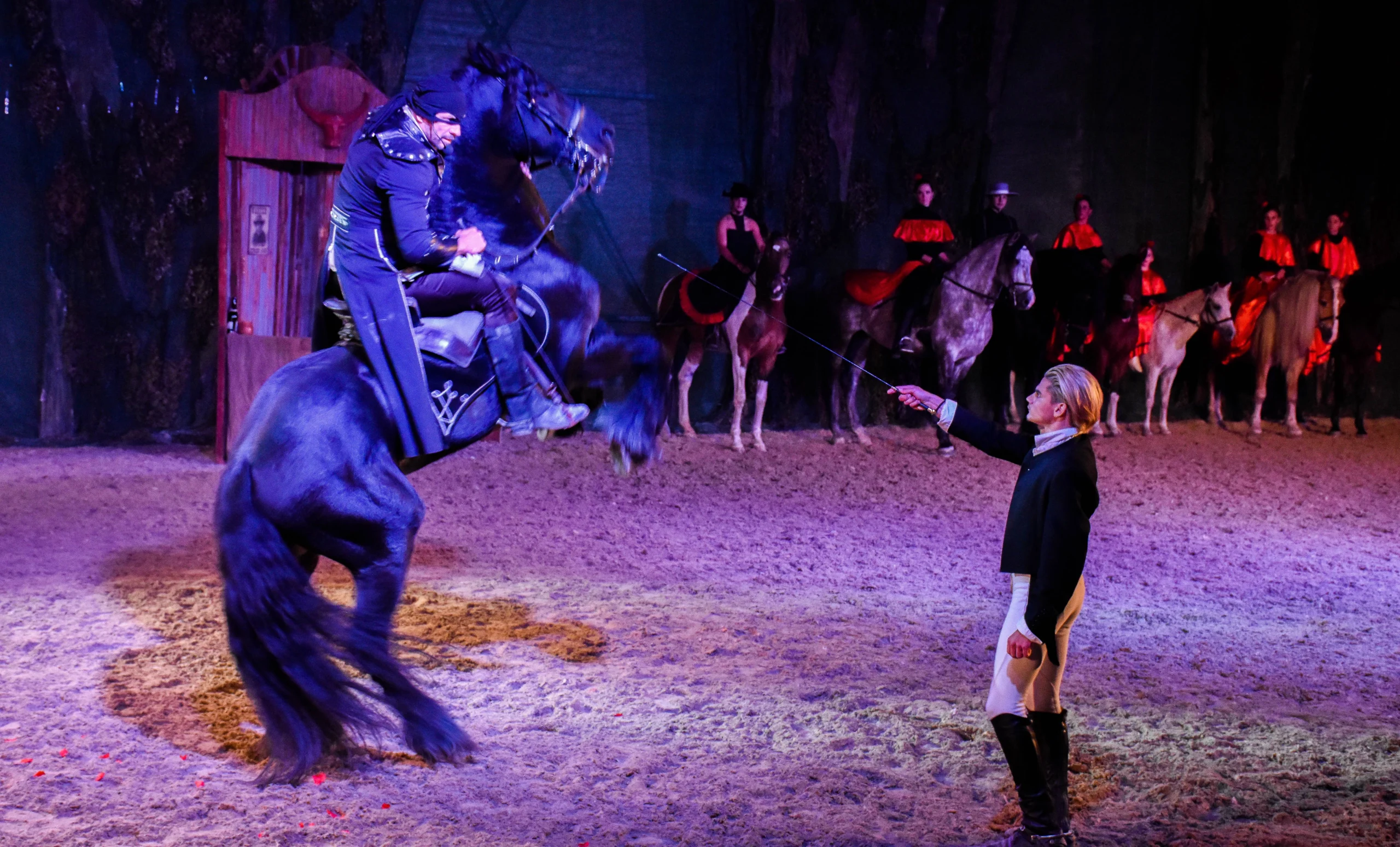 Ágaskodó ló a Zorro musical előadásában